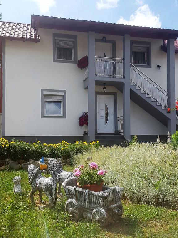 Guesthouse Samolov Vrhovine Luaran gambar