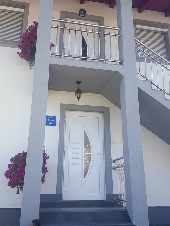 Guesthouse Samolov Vrhovine Luaran gambar