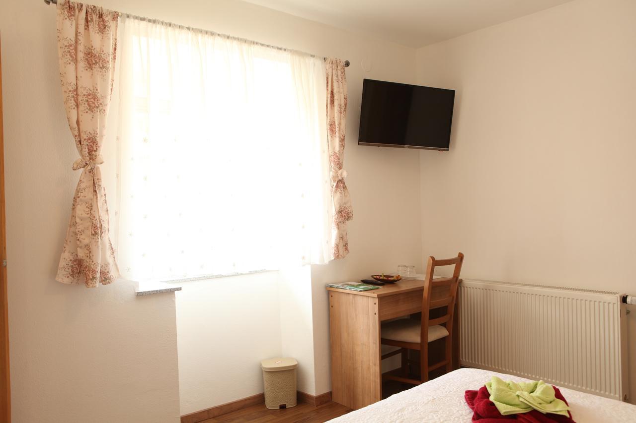 Guesthouse Samolov Vrhovine Luaran gambar