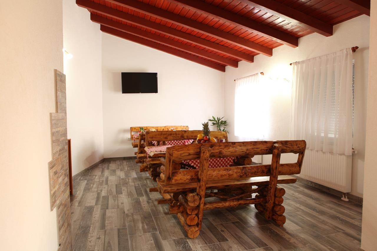 Guesthouse Samolov Vrhovine Luaran gambar