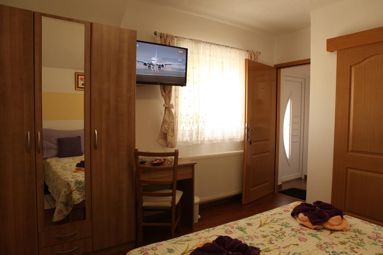 Guesthouse Samolov Vrhovine Luaran gambar