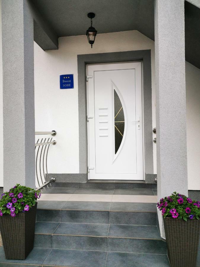Guesthouse Samolov Vrhovine Luaran gambar
